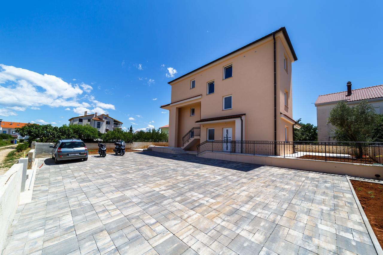 Apartments Leondori Krk Town Exterior photo